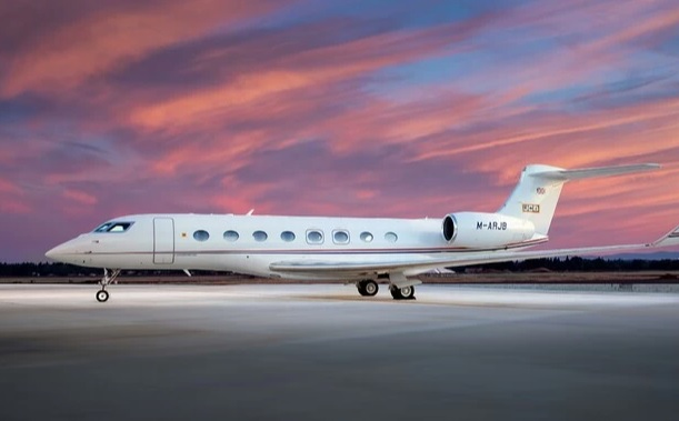 Jeff Bezos Private Jet: The Gulfstream - Urban Splatter