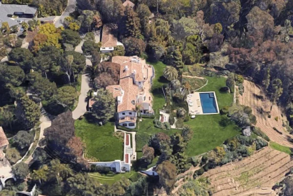 Steven Spielberg House: Pacific Palisades Estate - Urban Splatter