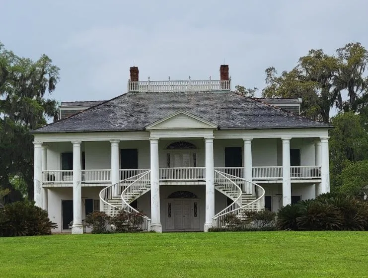 big-daddy-house-the-louisiana-estate-urban-splatter