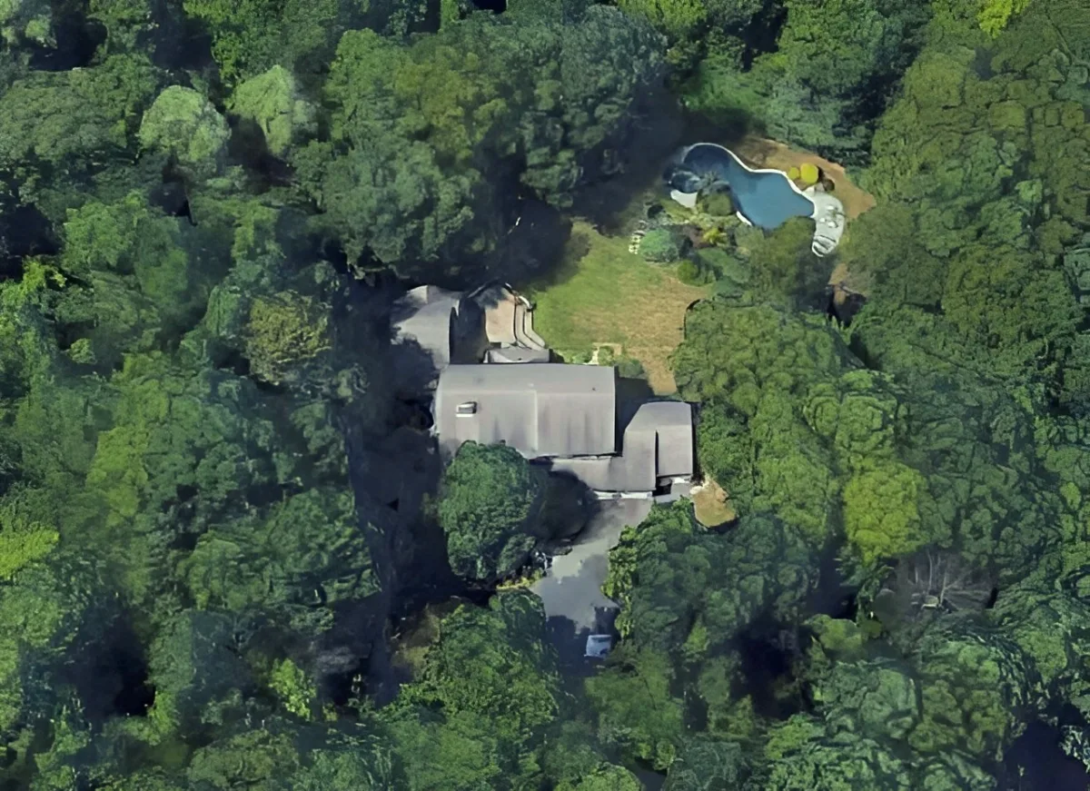 Chris Berman House: The Connecticut Compound - Urban Splatter