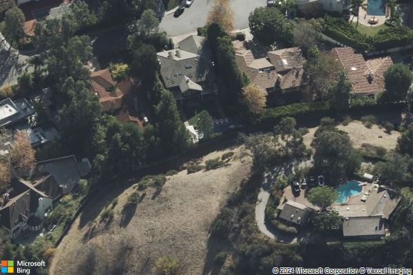 Hilary Duff House: The Beverly Hills Dream - Urban Splatter