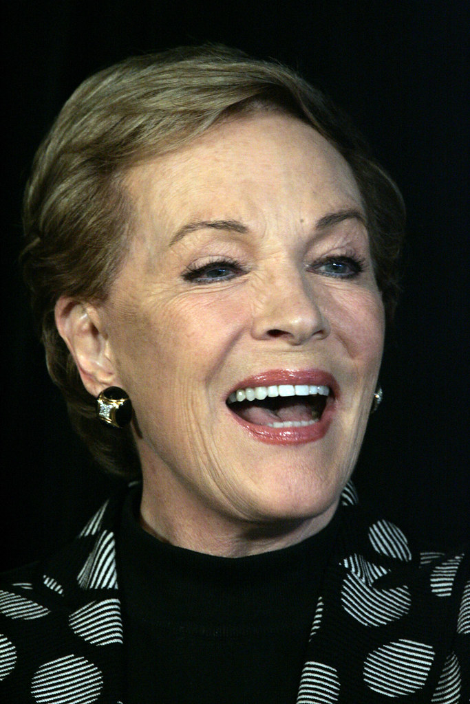 Julie Andrews Net Worth A Legendary Career Explored Urban Splatter